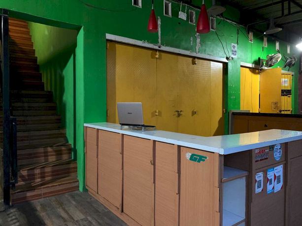Imagen de los interiores del Hotel OYO 93165 Nur Homestay Syariah. Foto 8
