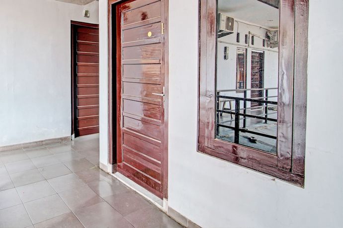 Imagen de los interiores del Hotel OYO 93209 Guest House Cemara 3. Foto 14