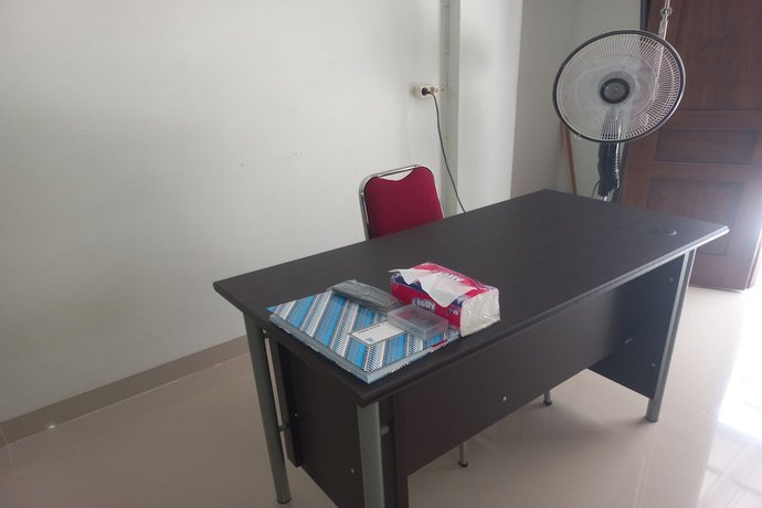 Imagen de los interiores del Hotel OYO 93209 Guest House Cemara 3. Foto 15