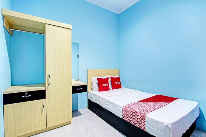 Imagen de la habitación del Hotel OYO 93209 Guest House Cemara 3. Foto 5