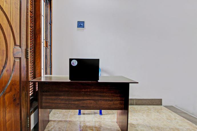 Imagen de los interiores del Hotel OYO 93209 Guest House Cemara 3. Foto 18