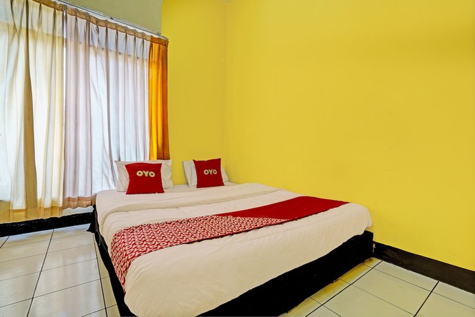 Imagen de la habitación del Hotel OYO 93229 P3 Guest House. Foto 12