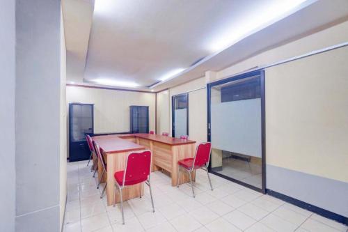 Imagen general del Hotel OYO 93234 Feodora By TOS. Foto 1