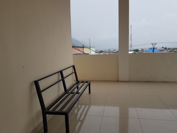 Imagen de los interiores del Hotel OYO 93264 Penginapan Syari\'ah Berlian. Foto 13