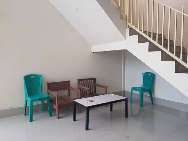 Imagen de los interiores del Hotel OYO 93264 Penginapan Syari\'ah Berlian. Foto 14