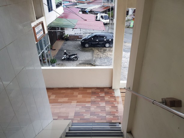 Imagen de los interiores del Hotel OYO 93264 Penginapan Syari\'ah Berlian. Foto 19