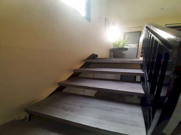 Imagen de los interiores del Hotel OYO 93274 Oren Home Bekasi. Foto 11