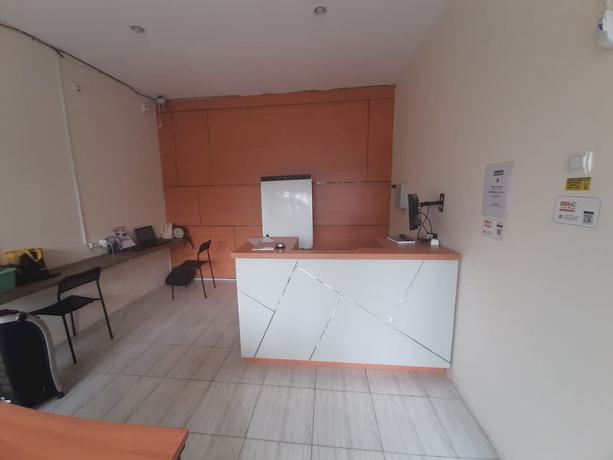 Imagen de los interiores del Hotel OYO 93274 Oren Home Bekasi. Foto 17