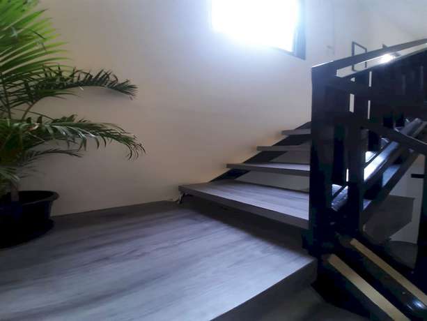 Imagen de los interiores del Hotel OYO 93274 Oren Home Bekasi. Foto 18