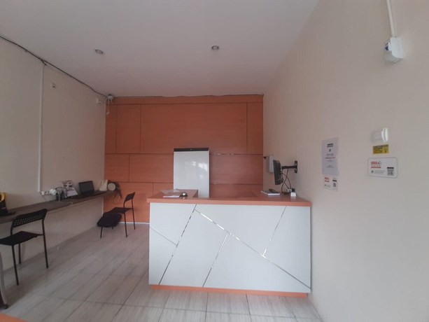 Imagen de los interiores del Hotel OYO 93274 Oren Home Bekasi. Foto 19