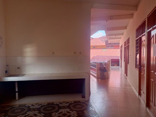 Imagen de los interiores del Hotel OYO 93303 Lourdes Blessing Hill. Foto 13
