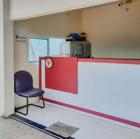 Imagen de los interiores del Hotel OYO 93306 Homestay Permana Supadio Airport. Foto 6