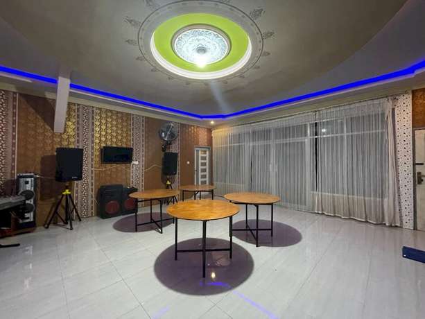 Imagen de los interiores del Hotel OYO 93308 Lima Saudara Syariah. Foto 18