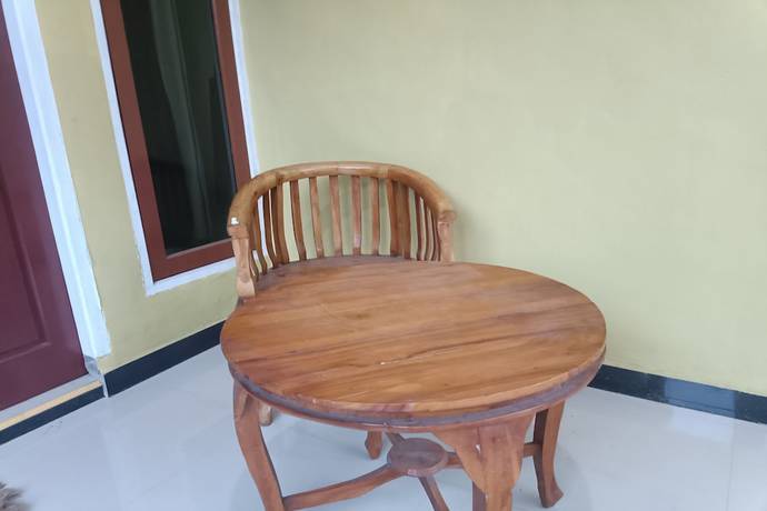 Imagen de los interiores del Hotel OYO 93408 Penginapan Annisya. Foto 15