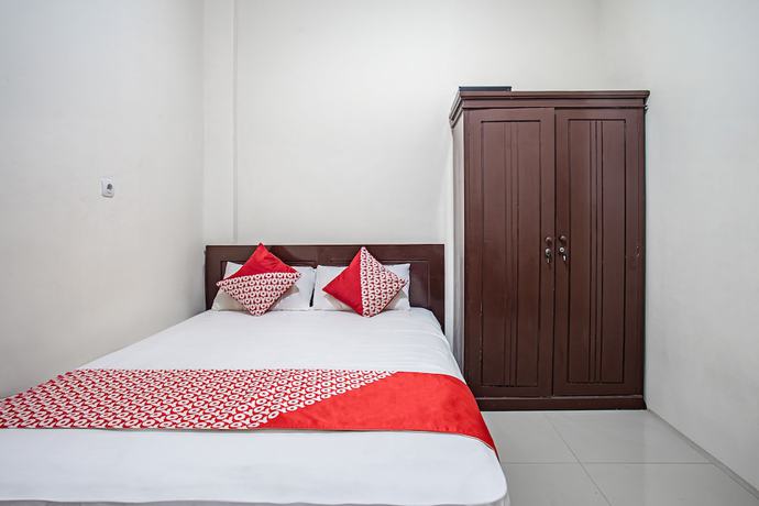 Imagen de la habitación del Hotel OYO 93477 Almahyra Guest House Syariah. Foto 6