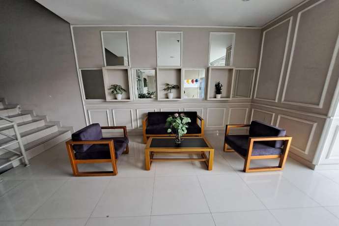Imagen de los interiores del Hotel OYO 93481 Apartement Grand Asia Afrika. Foto 20