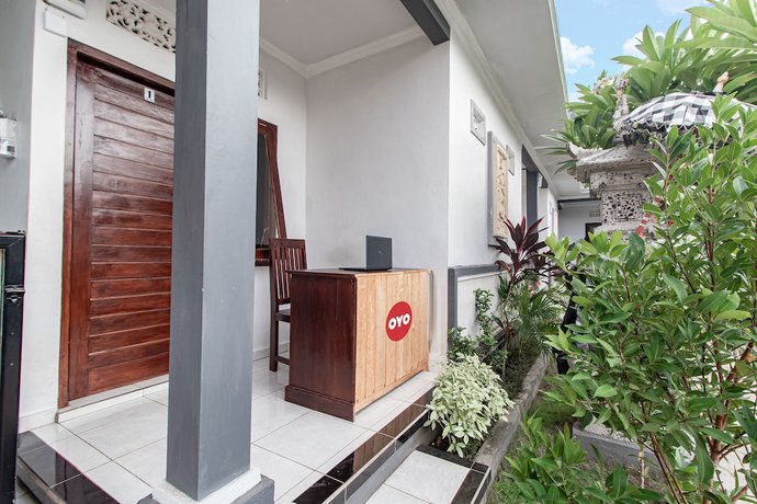 Imagen de los interiores del Hotel OYO 93482 Penginapan Tenang Lovina. Foto 15
