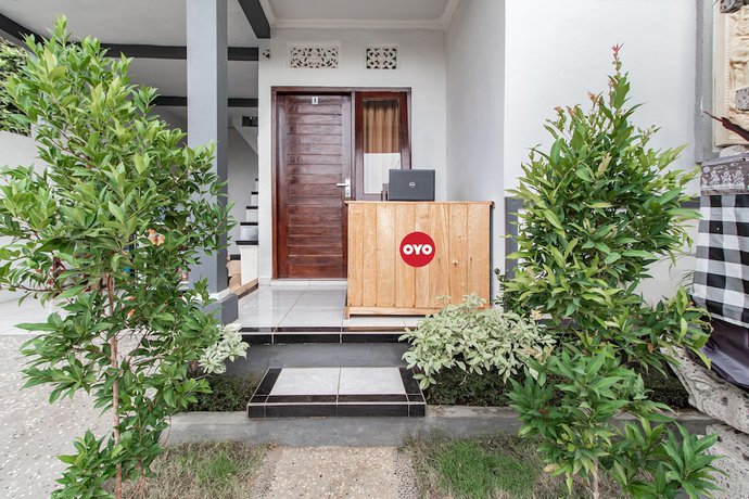 Imagen de los interiores del Hotel OYO 93482 Penginapan Tenang Lovina. Foto 18