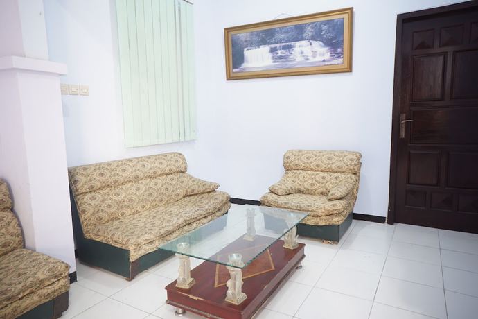 Imagen de los interiores del Hotel OYO 93526 Homely Syariah. Foto 13