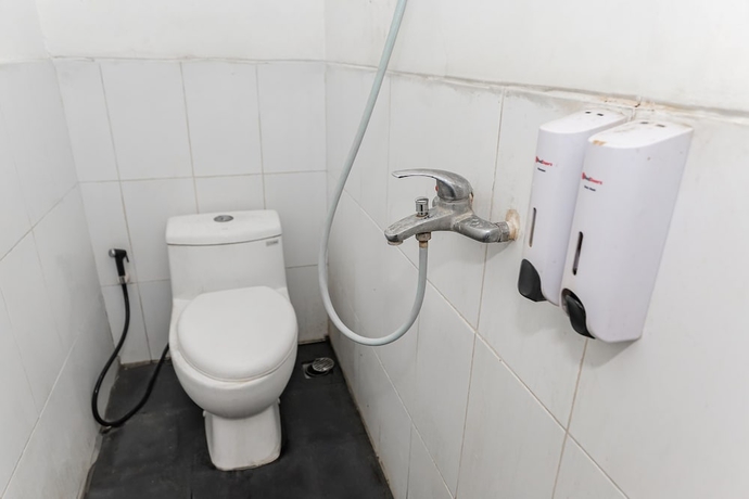 Imagen de la habitación del Hotel OYO 93584 Rukotel. Foto 15