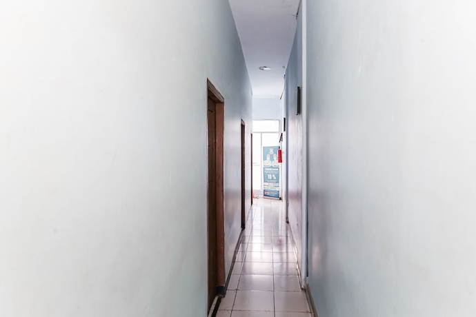 Imagen de los interiores del Hotel OYO 93584 Rukotel. Foto 18