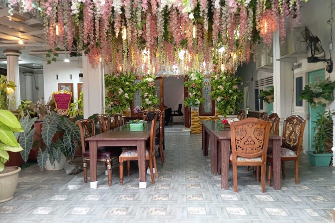 Imagen de los interiores del Hotel OYO 93631 Eltsania Exclusive Homestay. Foto 15