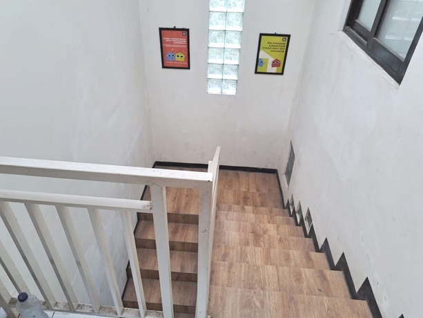 Imagen de los interiores del Hotel OYO 93634 Penginapan D\'palinggihan Syariah. Foto 12