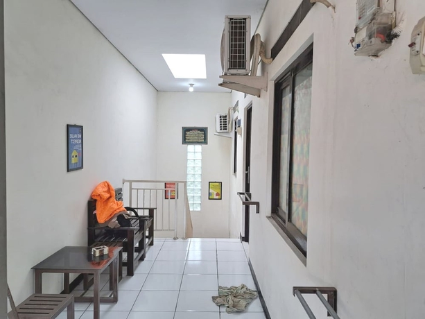 Imagen de los interiores del Hotel OYO 93634 Penginapan D\'palinggihan Syariah. Foto 13