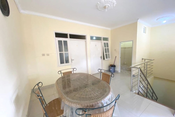 Imagen de los interiores del Hotel OYO 93641 Udayana Guesthouse Syariah. Foto 11