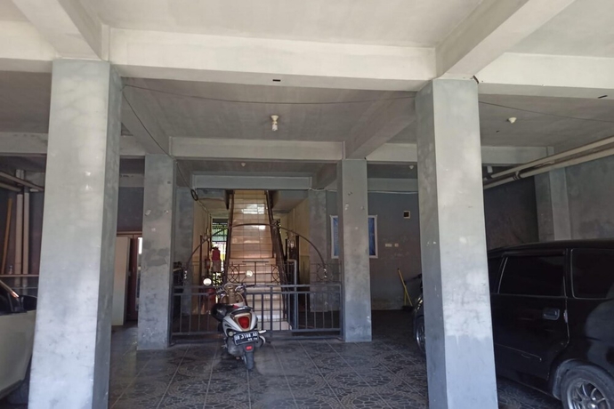 Imagen de los interiores del Hotel OYO 93650 Pondok Baruga 777. Foto 10
