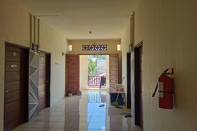 Imagen de los interiores del Hotel OYO 93650 Pondok Baruga 777. Foto 11