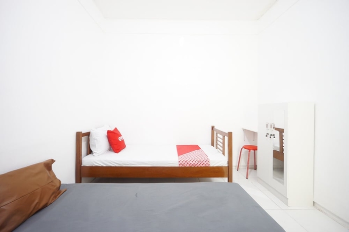 Imagen de la habitación del Hotel OYO 93682 Blessing\'s Kediri Homestay. Foto 7