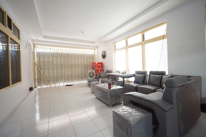 Imagen de los interiores del Hotel OYO 93682 Blessing\'s Kediri Homestay. Foto 19