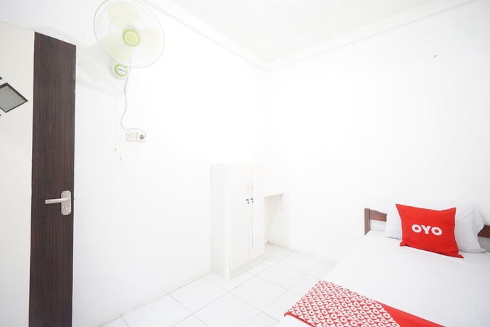 Imagen de la habitación del Hotel OYO 93682 Blessing\'s Kediri Homestay. Foto 11