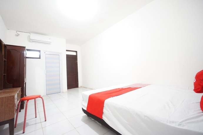 Imagen de la habitación del Hotel OYO 93682 Blessing\'s Kediri Homestay. Foto 16
