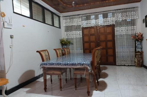 Imagen general del Hotel OYO 93706 Penginapan Syariah Hj. Kenan, Bungo Koto Tuo. Foto 10