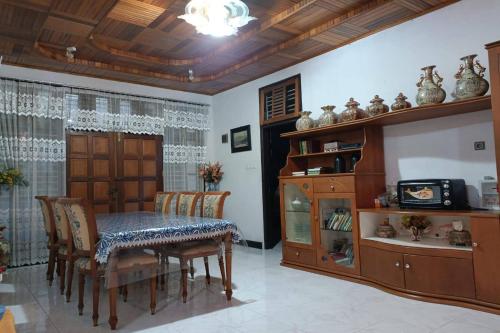 Imagen general del Hotel OYO 93706 Penginapan Syariah Hj. Kenan, Bungo Koto Tuo. Foto 11