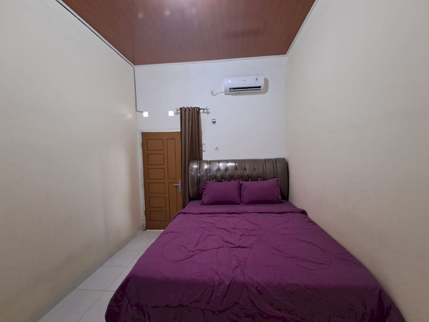 Imagen de la habitación del Hotel OYO 93714 Guest House Gembul Syariah. Foto 2