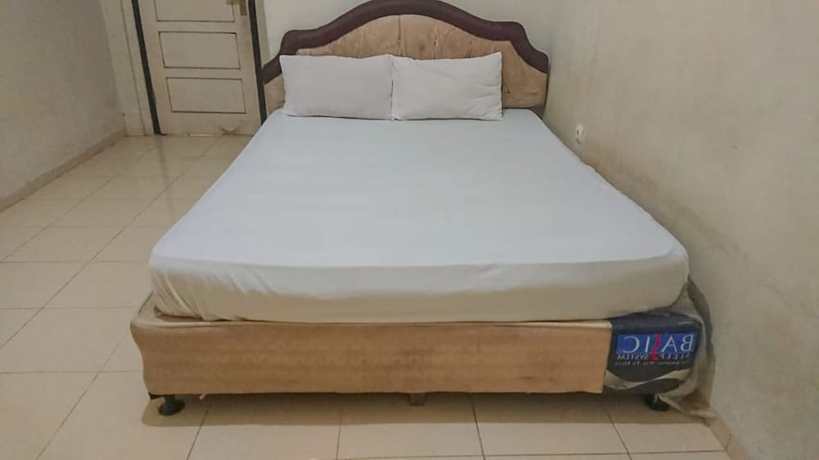 Imagen de la habitación del Hotel OYO 93714 Guest House Gembul Syariah. Foto 7