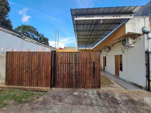 Imagen general del Hotel OYO 93714 Guest House Gembul Syariah. Foto 3