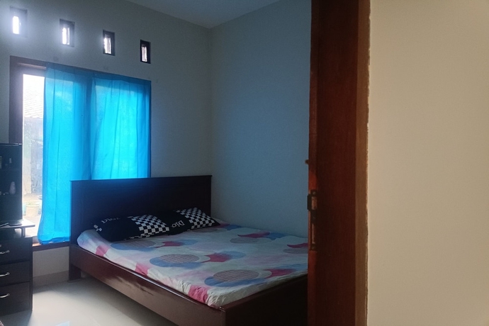 Imagen de la habitación del Hotel OYO 93729 Radesa Family Homestay. Foto 6