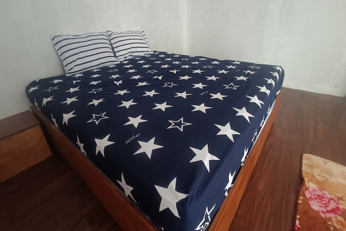 Imagen de la habitación del Hotel OYO 93737 Bale Oyan Homestay. Foto 3