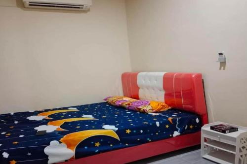 Imagen de la habitación del Hotel OYO 93741 Ayna Kost Syariah. Foto 20