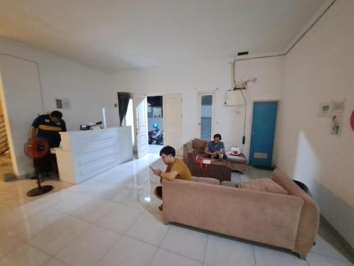 Imagen general del Hotel OYO 93870 Damai Guest House Cirebon. Foto 11