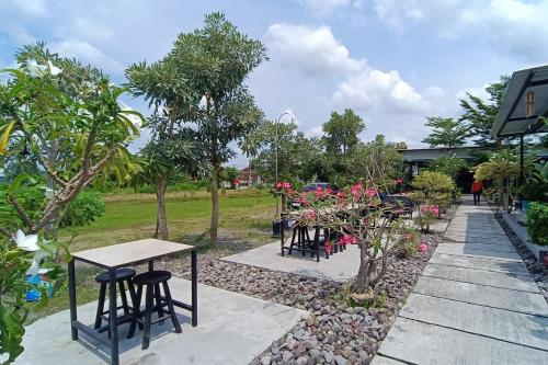 Imagen general del Hotel OYO 93885 D\'harjo Guesthouse. Foto 12