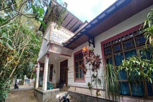 Imagen general del Hotel OYO 94009 Homestay Ndalem Kademangan. Foto 1