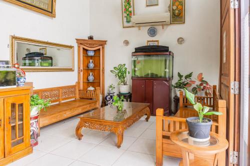 Imagen general del Hotel OYO 94067 The Roy Suite Guest House. Foto 1