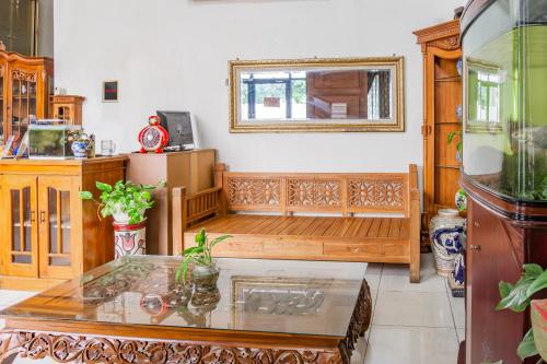 Imagen general del Hotel OYO 94067 The Roy Suite Guest House. Foto 4