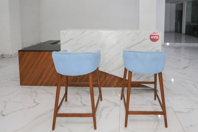 Imagen de los interiores del Hotel OYO 94117 Mr Rooms Appartement Mutiara. Foto 15
