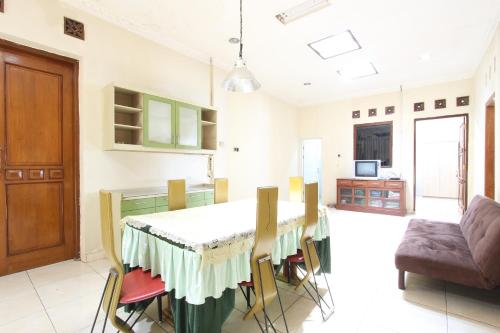Imagen general del Hotel OYO 94120 Penginapan Viki Syariah. Foto 15
